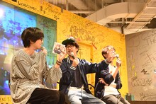 左からホリエアツシ、後藤正文、喜多建介。