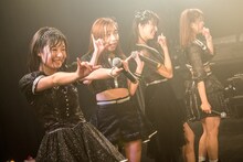 DEAR KISS「DEAREST DREAM 2nd tour」福岡・BEAT STATION公演の様子。（撮影：古川朋久）