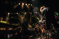 DC/PRGのライブの様子。（Photo by Ray Otabe）