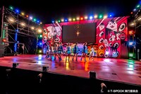 Aqoursのライブの様子。