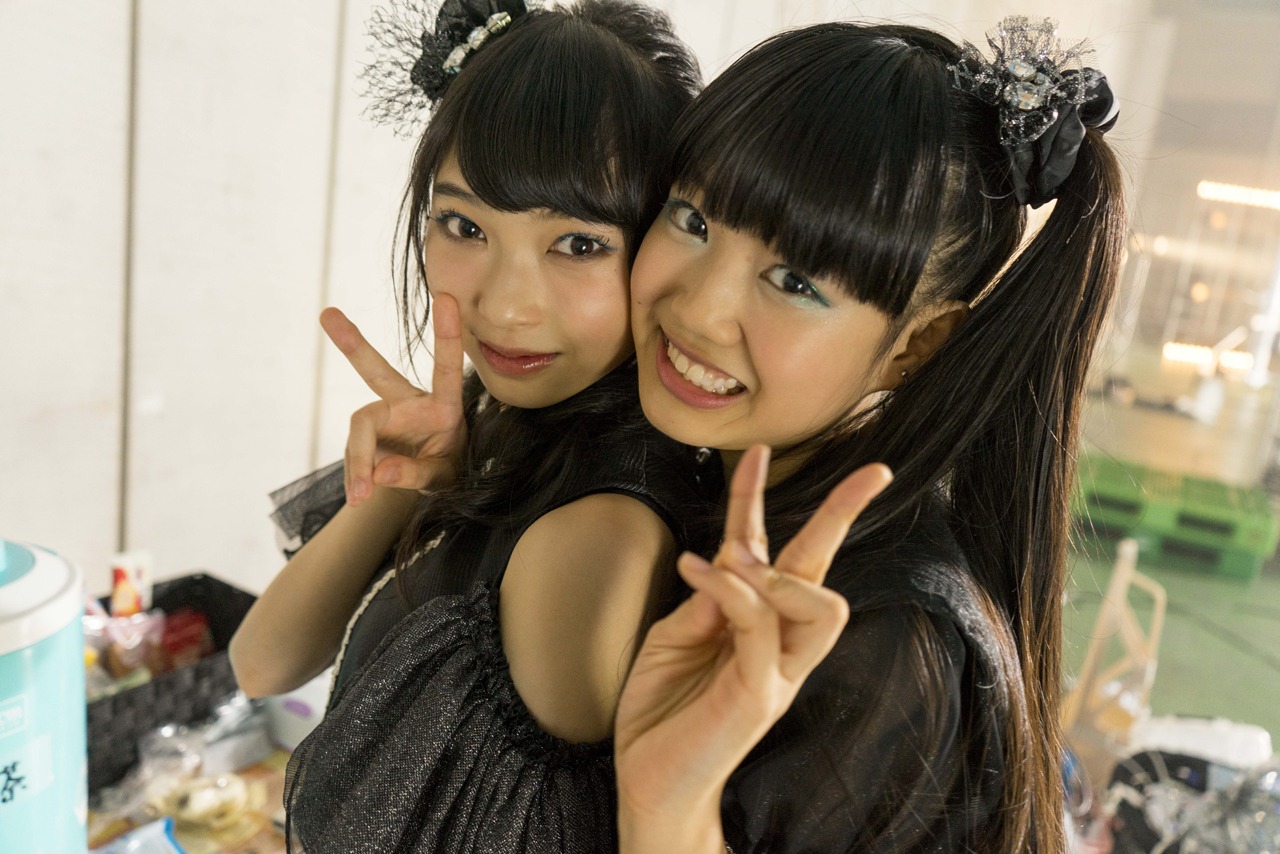 左から辻野かなみ、吉川ひより。