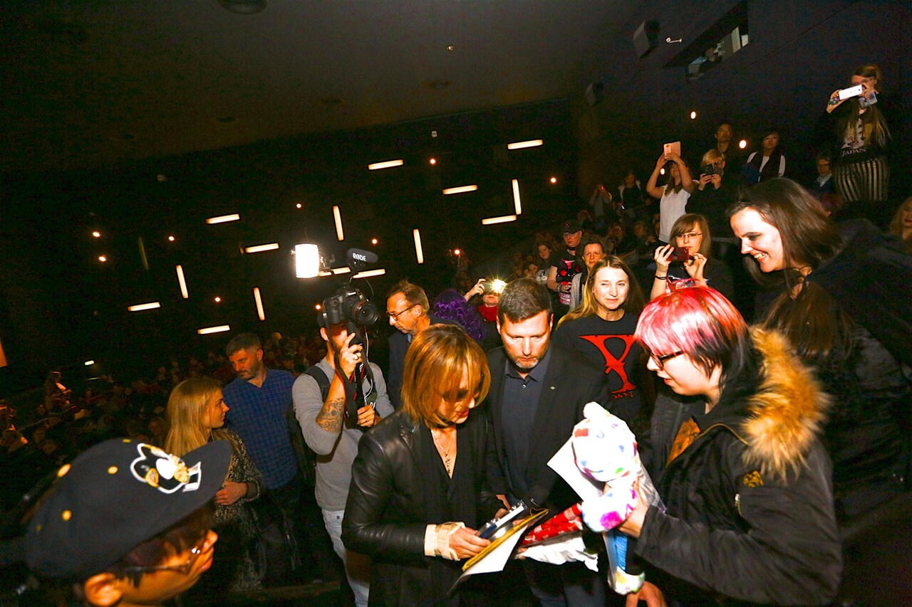 YOSHIKI、ヨーロッパ訪問中に倒れる