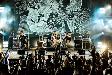 THE BACK HORN「『KYO-MEIワンマンライブ』～第三回夕焼け目撃者～」の様子。（Photo by Rui Hashimoto[SOUND SHOOTER]）