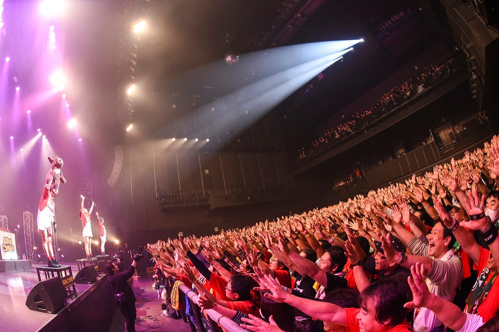 あゆみくりかまき「ボクらの熊魂2017～あゆくまと行く全国ロッカショ—！～supported by uP!!!」東京・EX THEATER ROPPONGI公演の様子。