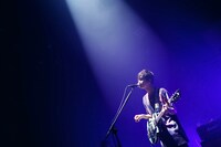 小関竜矢（Vo, G）（撮影：後藤壮太郎）