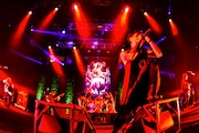 「TOUR'17『THE BLØODTHIRSTY CREATURES』」の様子。