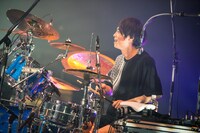 高村佳秀（Dr / BLUE ENCOUNT）（撮影：ヤオタケシ）