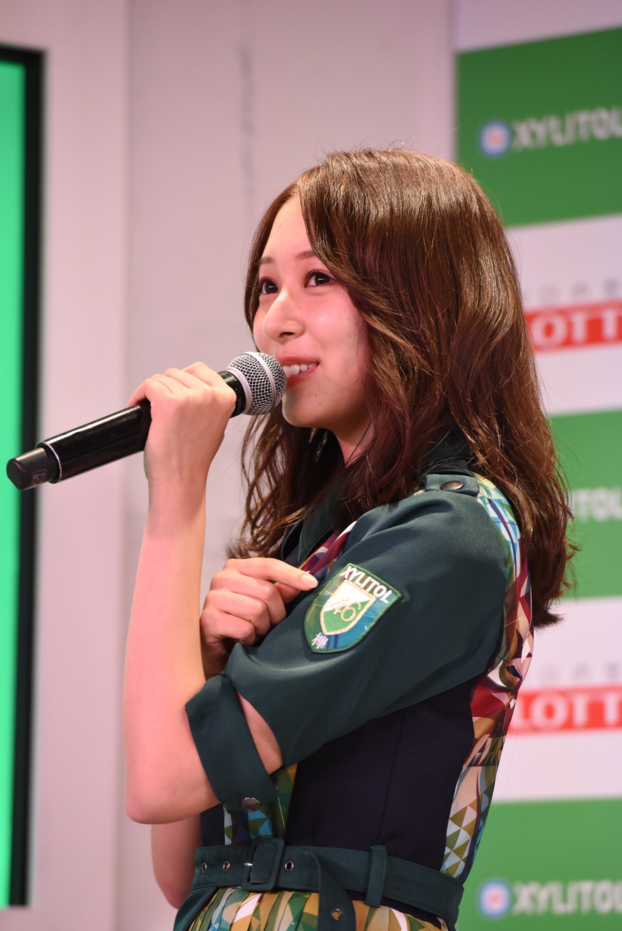こだわりのポイント説明する佐藤詩織。