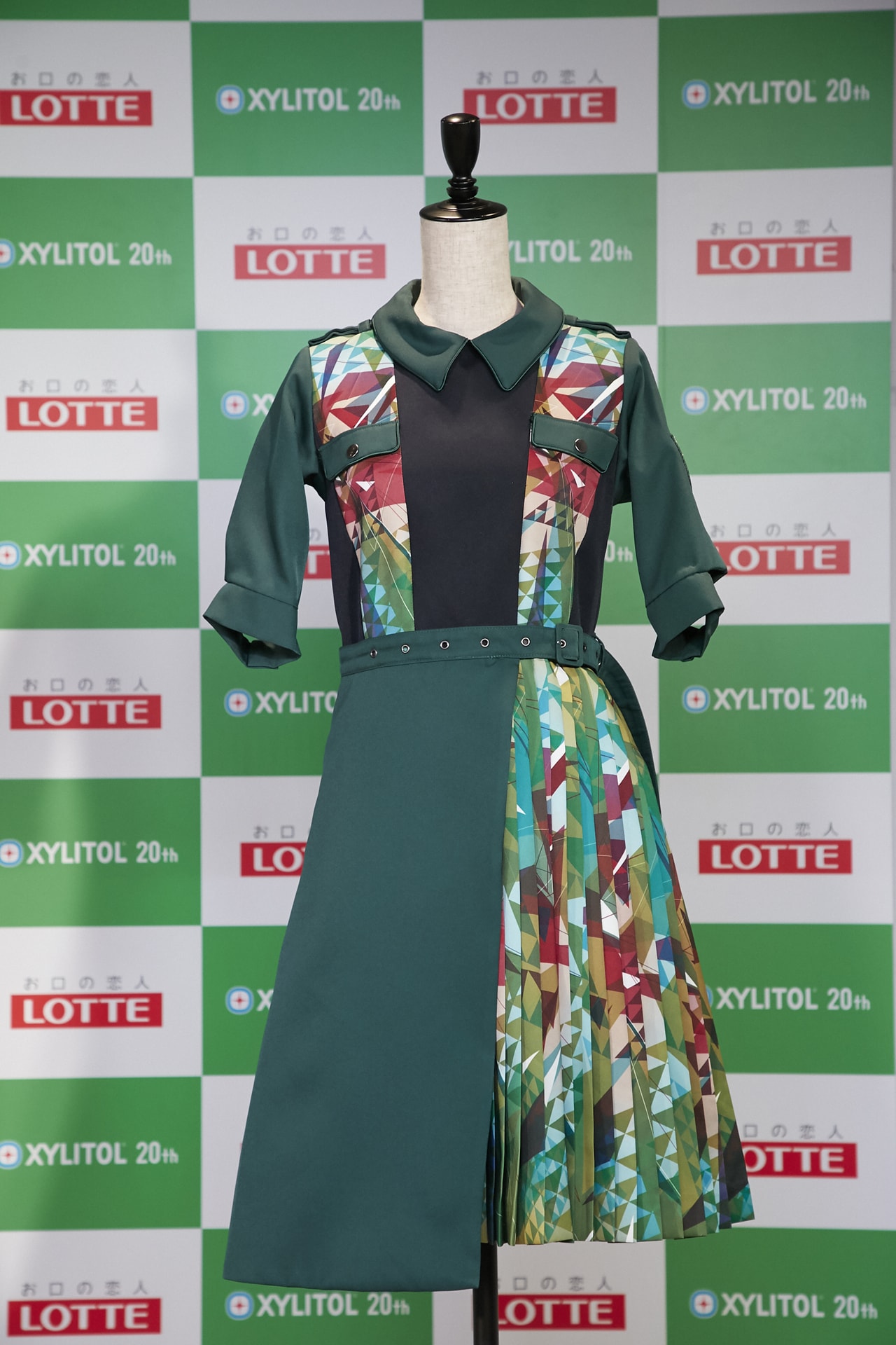 EL4225 欅坂46 佐藤詩織 直筆サイン入り Tシャツ 毎日更新】元欅