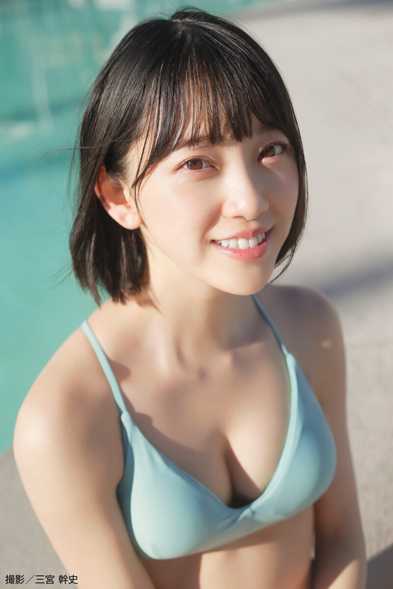 堀未央奈(乃木坂46)の1stソロ写真集(タイトル未定)セブンネットショッピング限定版の表紙を飾る写真。