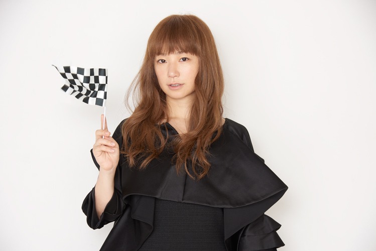 YUKIの新たなアーティスト写真。