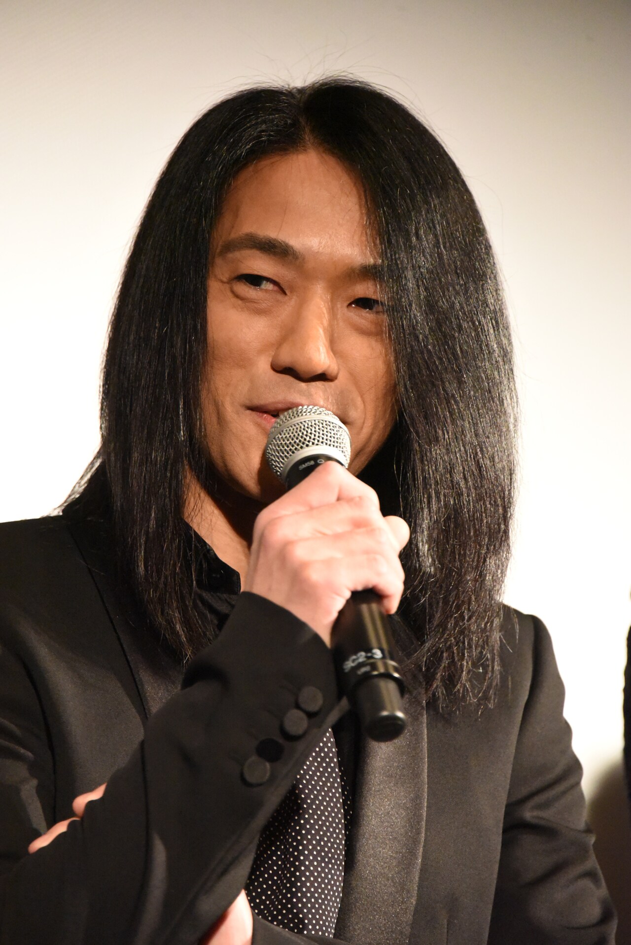 菊地英昭（G） - THE YELLOW MONKEY舞台挨拶に大はしゃぎ「再結成して