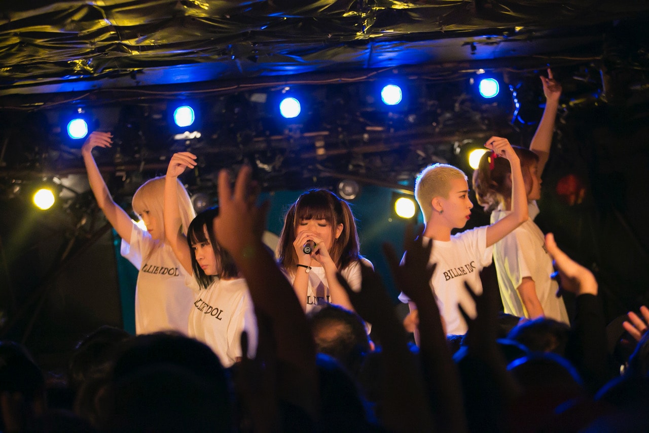 旧BiS時代のレア曲も！プー・ルイら参加した“BILLIE IDOL”熱狂ライブ