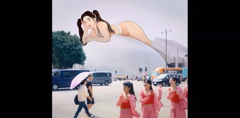 CHAI「ほれちゃった」ミュージックビデオのワンシーン。