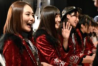 Good Tearsと候補メンバーの握手会の様子。（写真提供：ユニバーサル ミュージック）