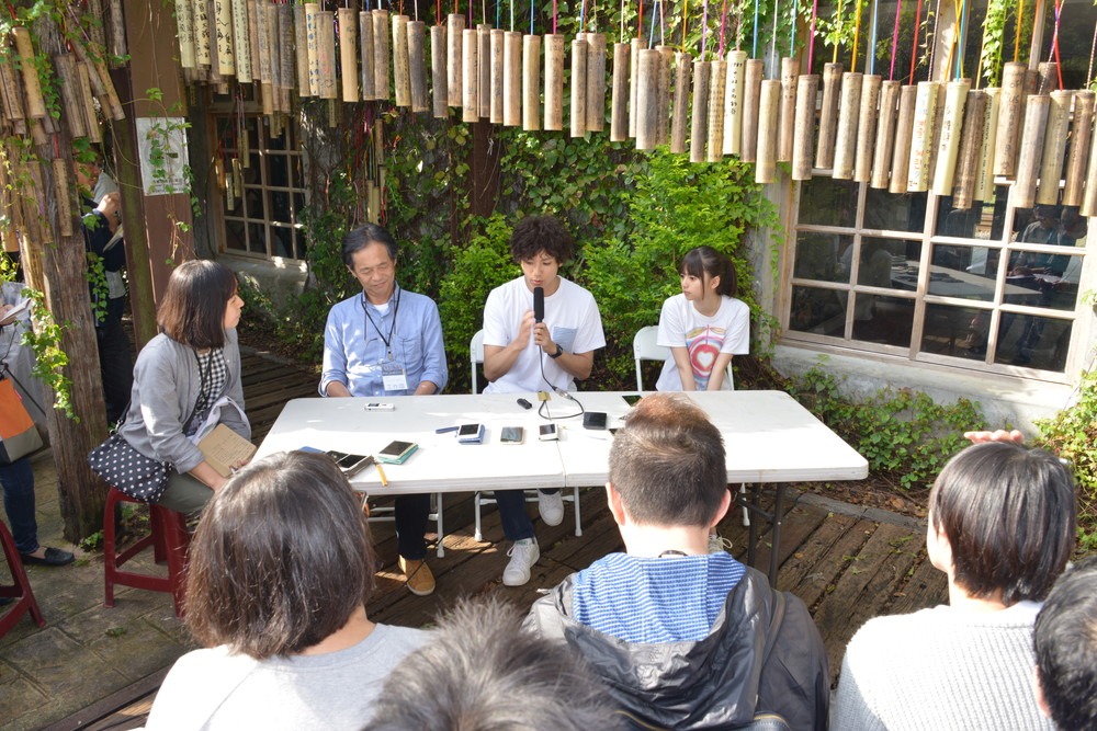 記者会見の様子。 (c)『あの頃、君を追いかけた』フィルムパートナーズ