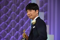 「東京ドラマアウォード2017」授賞式に登壇した星野源。