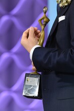 石坂浩二が絶賛する星野源の手。