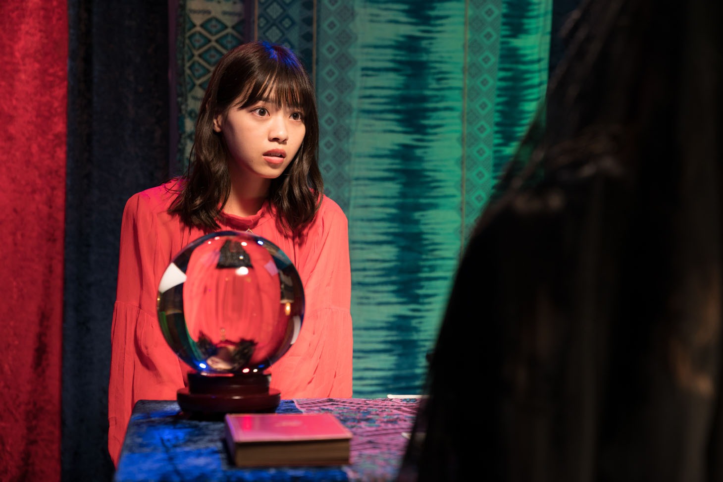 Web CM「占い篇」より。