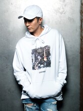 urata naoya(AAA)×LEGENDA 別注パーカの着用イメージ。