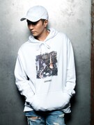 urata naoya(AAA)×LEGENDA 別注パーカの着用イメージ。