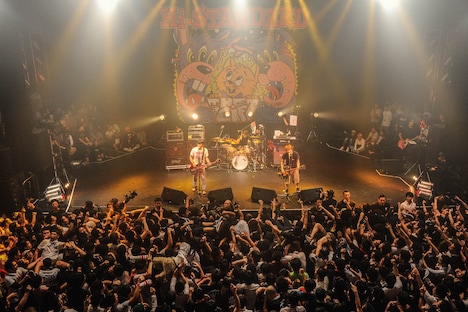 Hi-STANDARD「THE GIFT TOUR」東京・TSUTAYA O-EAST公演の様子。(Photo by Yuji Honda)