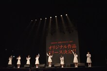 オリジナル作品第2弾のリリースが決定したことを報告するアイドルネッサンス。