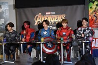 着席した超特急。