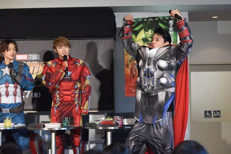 ユースケ(右)のハルク・スマッシュ。