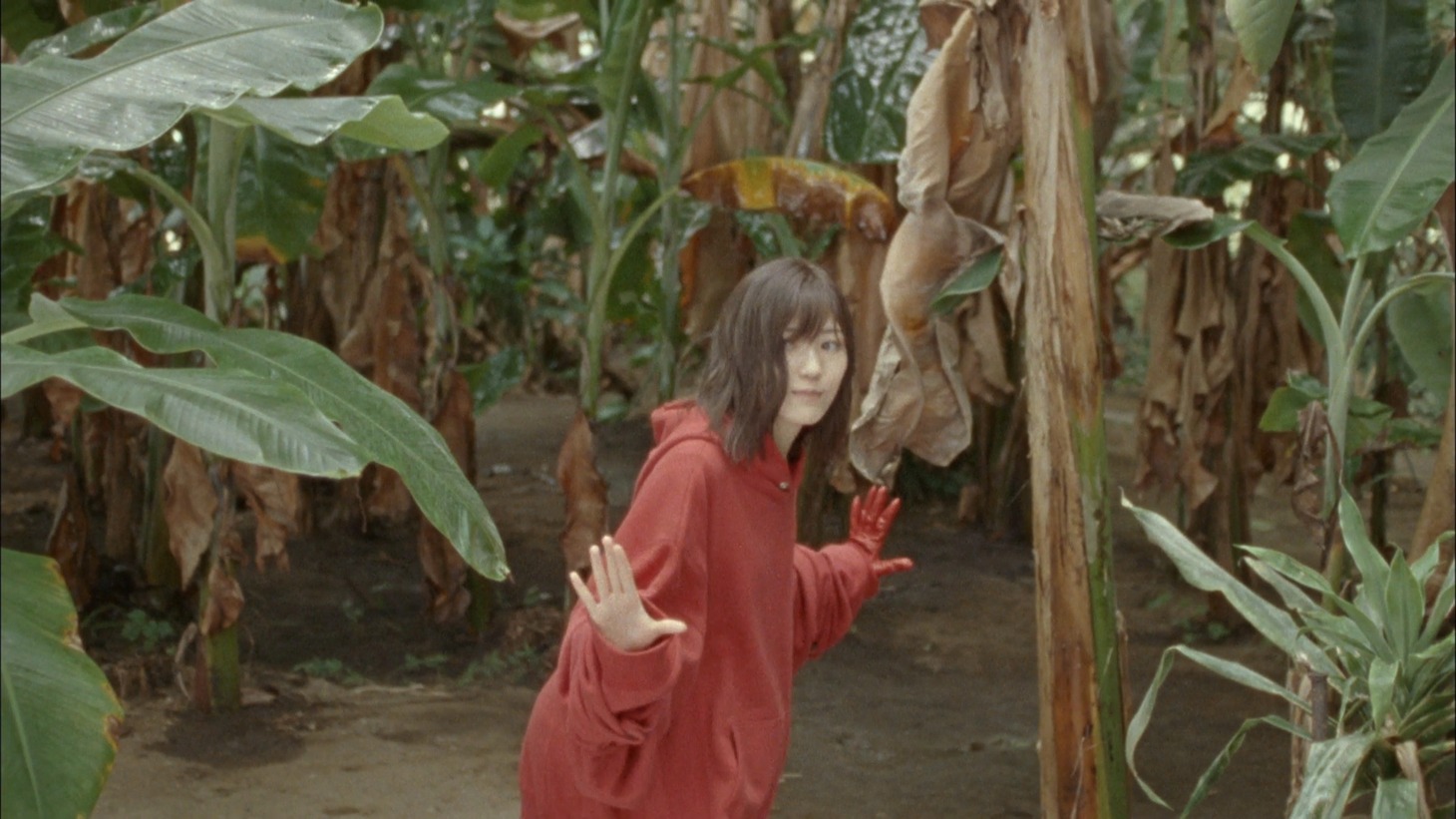 AKB48「11月のアンクレット」ミュージックビデオのワンシーン。