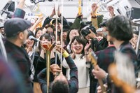 「東京スカパラダイスオーケストラ シークレット“地下”ライブ on 都営大江戸線」の様子。