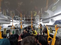 「東京スカパラダイスオーケストラ シークレット“地下”ライブ on 都営大江戸線」の様子。