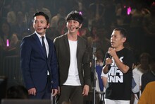 左からニューヨーク、岡村隆史。（写真提供：ニッポン放送）