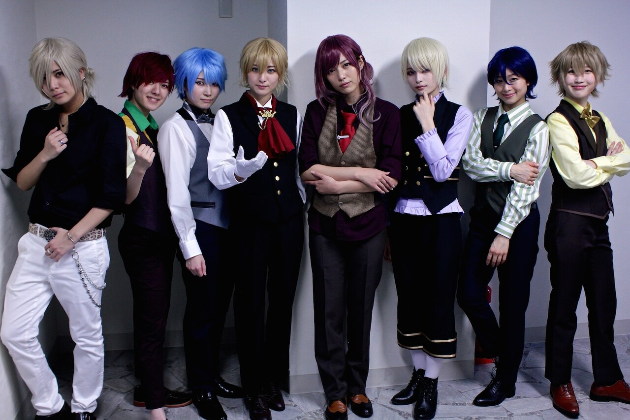 THE HOOPERSニューシングルは「ヴァンパイアキス」、FC限定ライブでコス披露