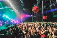 「孫を訪ねて82万里～冥土 in Japan～」神奈川・CLUB CITTA'公演の様子。