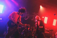 左からナナホシ管弦楽団、島爺。