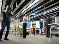 「Boombox TRIP in YCAM」VR体験の様子。