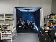 生ライブを鑑賞するエレベーター。