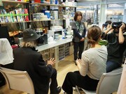 「Boombox TRIP in YCAM」VR体験の様子。