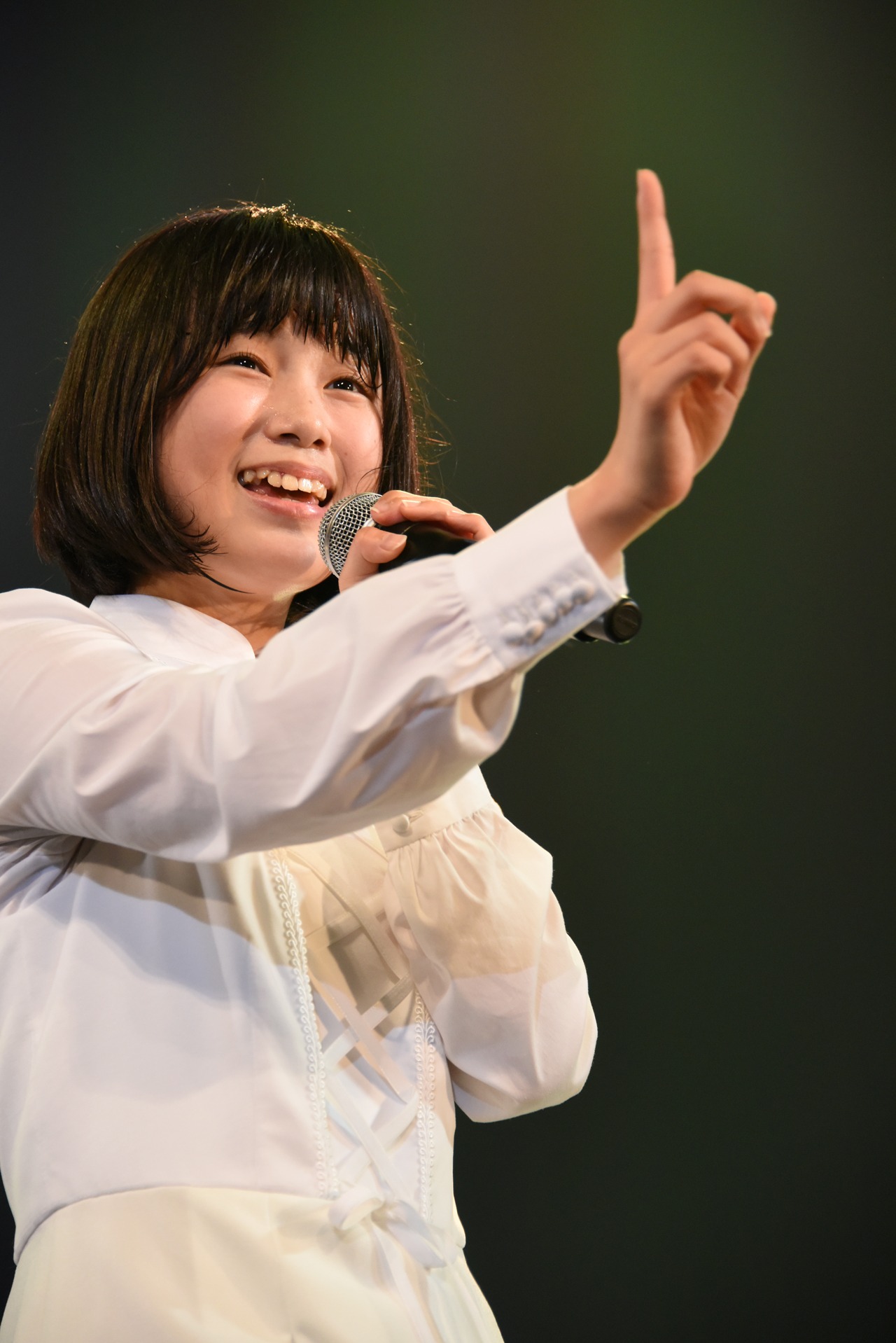 石野理子