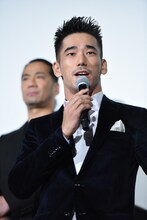 小林直己（前列）