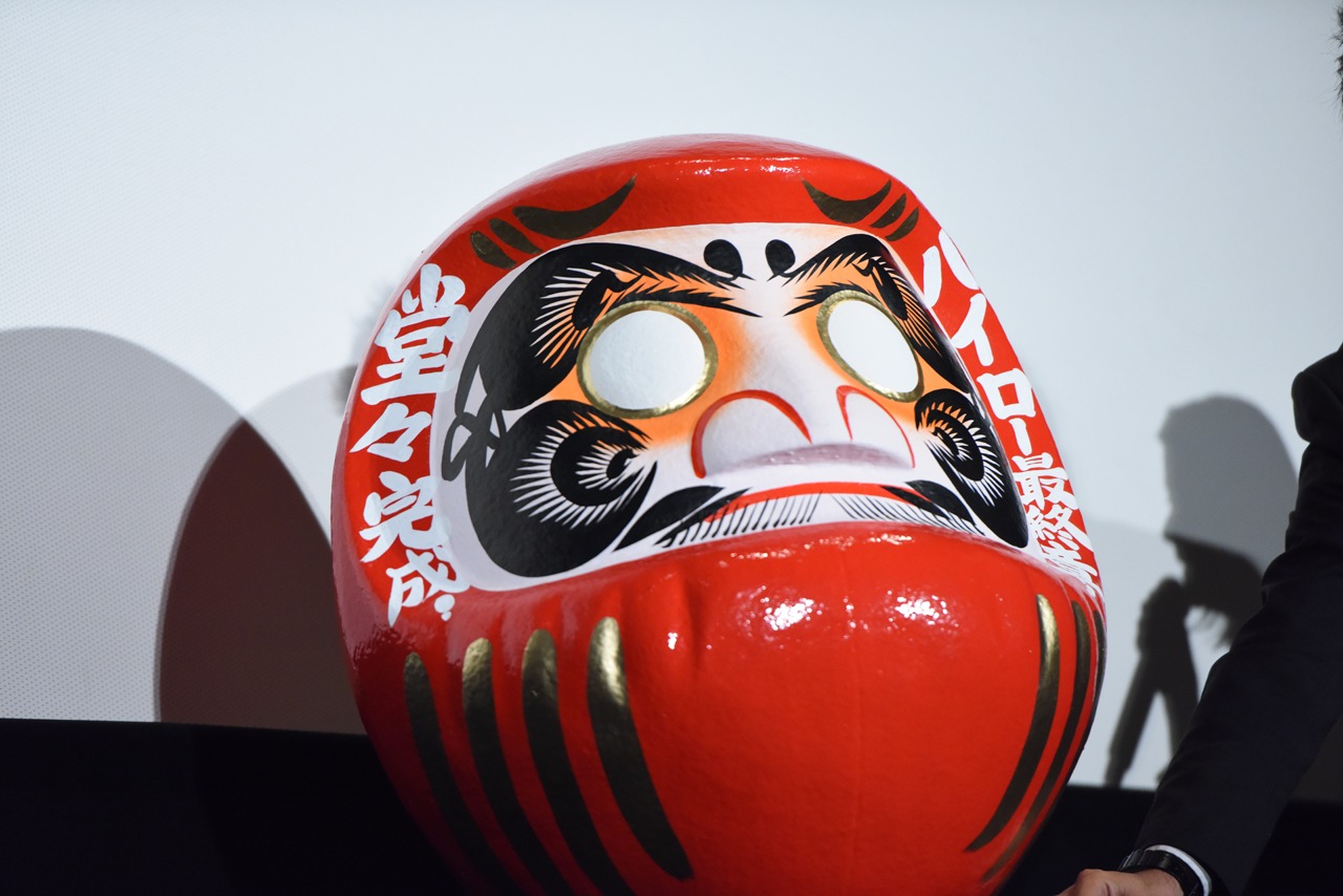 大ヒット祈願の達磨。
