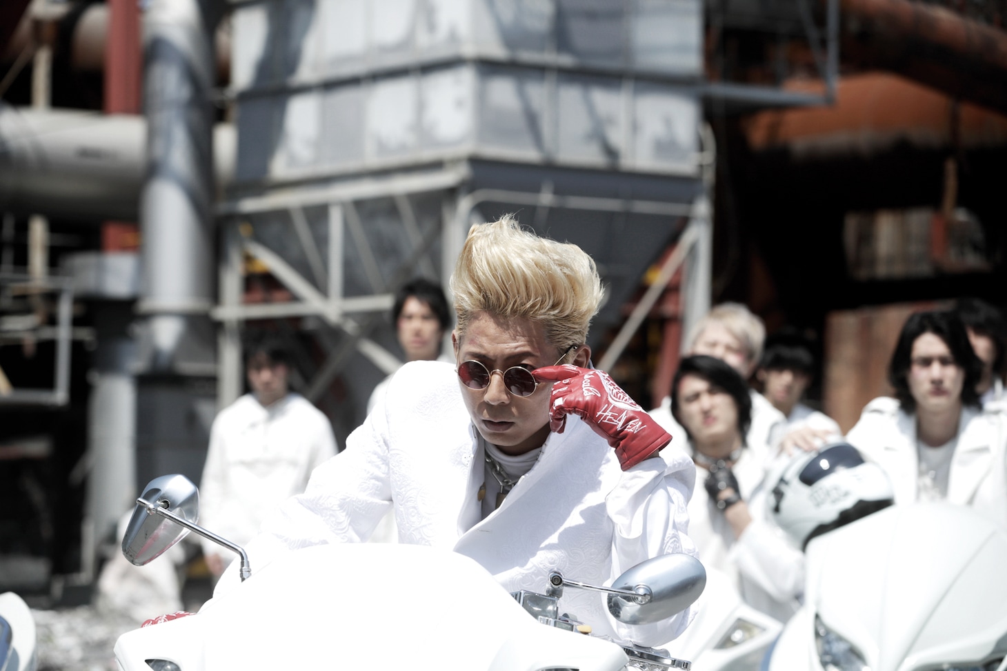 「HiGH&LOW THE MOVIE 3 / FINAL MISSION」のワンシーン。