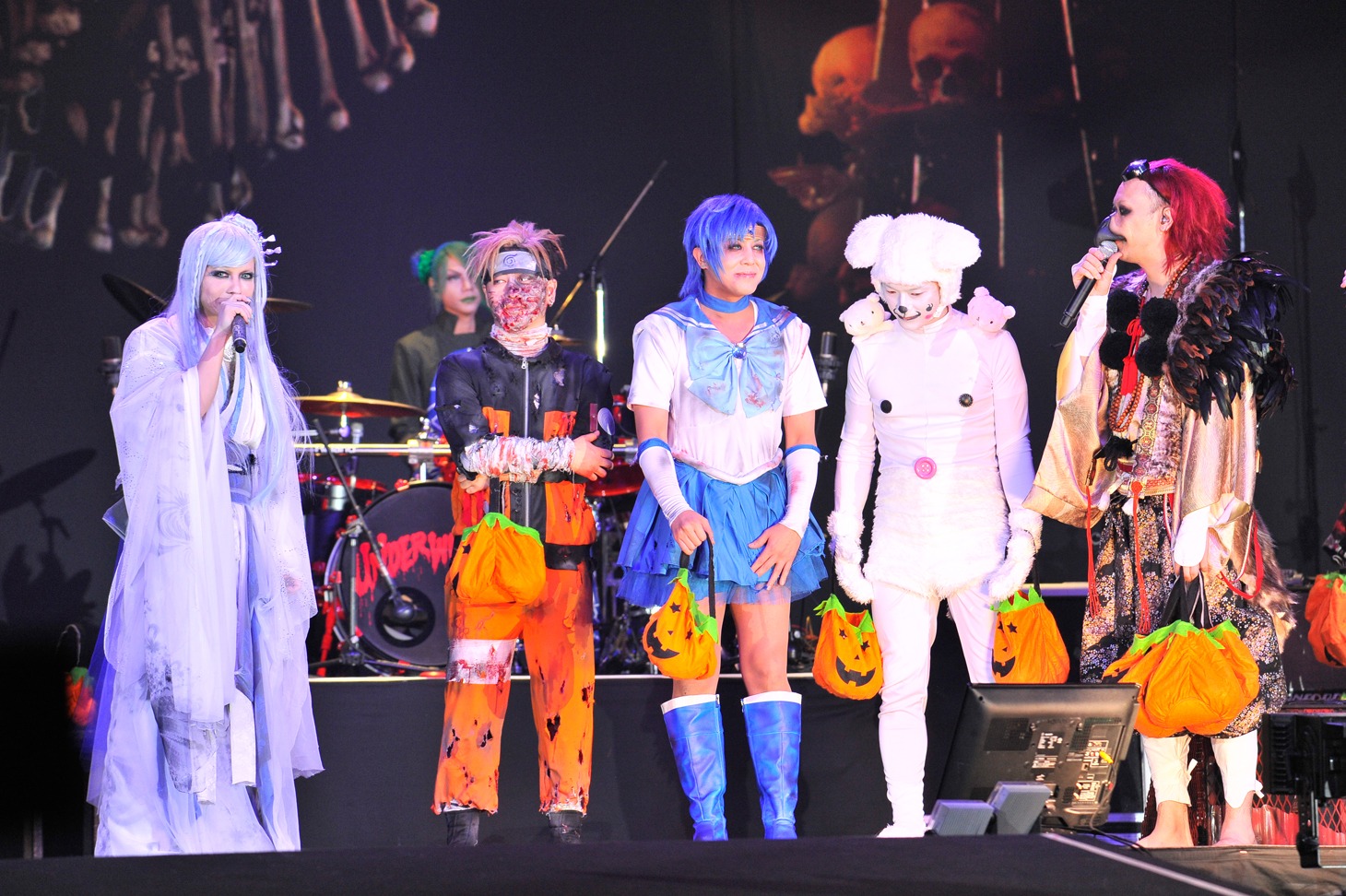 HYDE（VAMPS）とMUCC。
