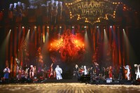 HALLOWEEN JUNKY ORCHESTRAによる「HALLOWEEN PARTY」パフォーマンス中の様子。