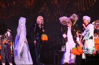 和やかにトークを繰り広げる出演者たち。