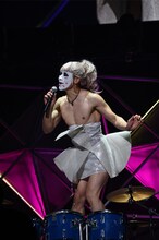 樽美酒研二（Doramu / ゴールデンボンバー）（撮影：岸田哲平）