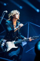 SUGIZO（G, Violin / LUNA SEA）（撮影：山内洋枝、田辺佳子）