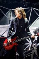 J（B / LUNA SEA）（撮影：山内洋枝、田辺佳子）