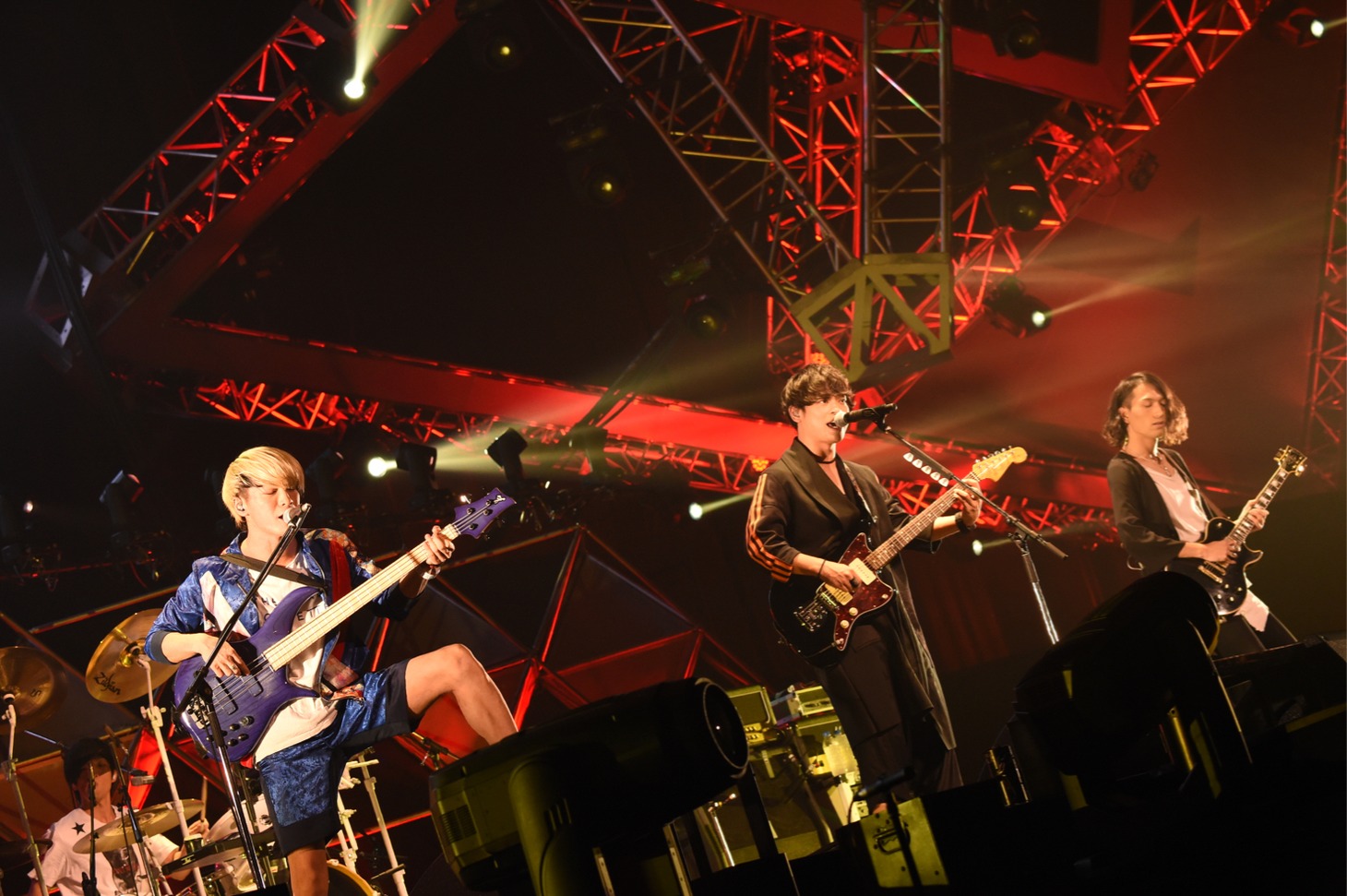THE ORAL CIGARETTES（撮影：岸田哲平）